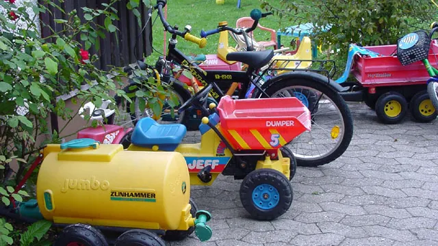 Kinderfahrzeuge (Foto: Kirchenweb Bilder) Kinderfahrzeuge (Foto: Kirchenweb Bilder)