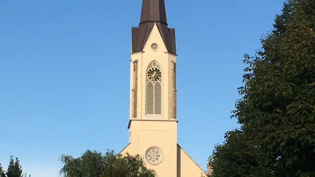 Kath. Kirche Bazenheid (in der Evang. Kirchgemeinde Kirchberg) (Foto: zVg) Kath. Kirche Bazenheid (in der Evang. Kirchgemeinde Kirchberg) (Foto: zVg)